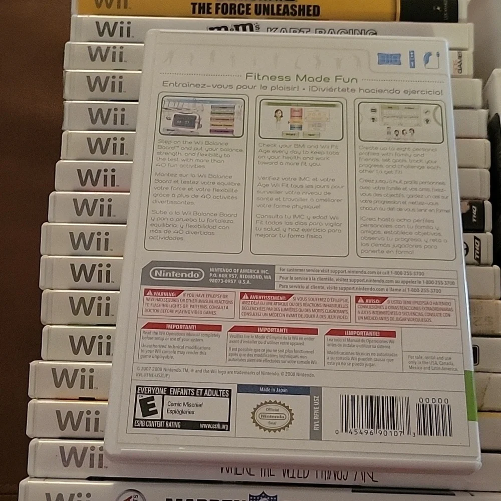Wii Fit - Wii Game No Visable Stratches Original Case & Paper Inserts Like New